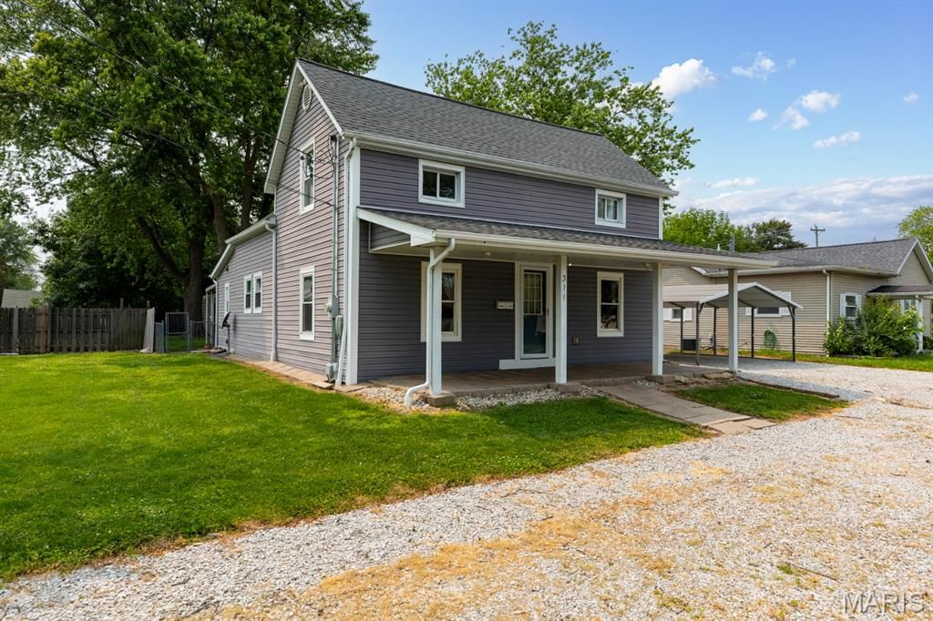 311 S Edwardsville Street, Staunton, IL 62088