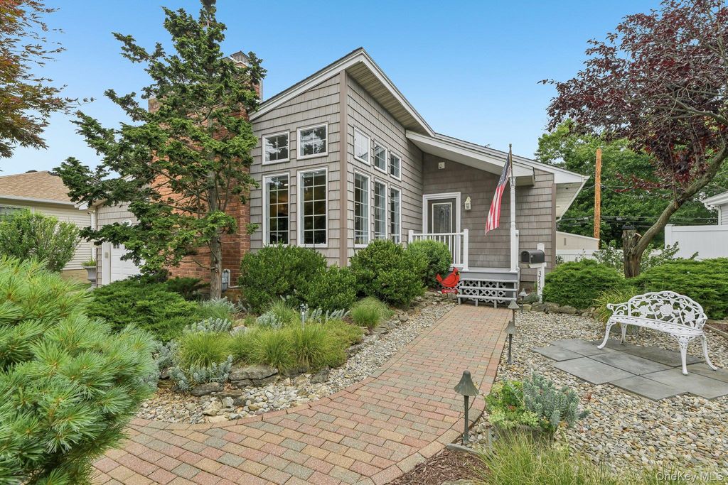 3745 Locust Avenue, Seaford, NY 11783