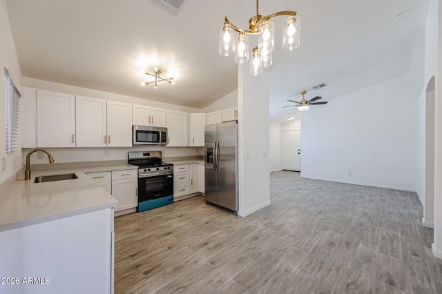 8445 W PIERSON Street, Phoenix, AZ 85037