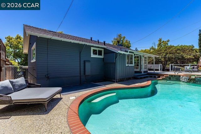 2674 Briarfield Ave, Redwood City, CA 94061