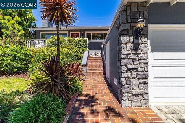 2674 Briarfield Ave, Redwood City, CA 94061
