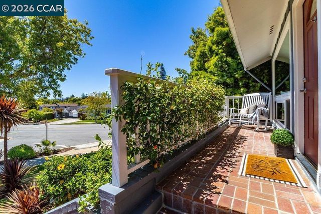 2674 Briarfield Ave, Redwood City, CA 94061