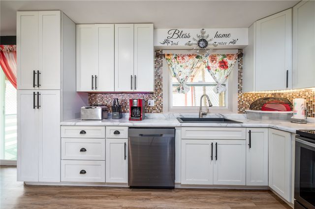 4609 Pineview Drive NE, Cedar Rapids, IA 52402