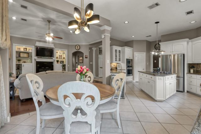28 Stanford Court, Montgomery, TX 77356