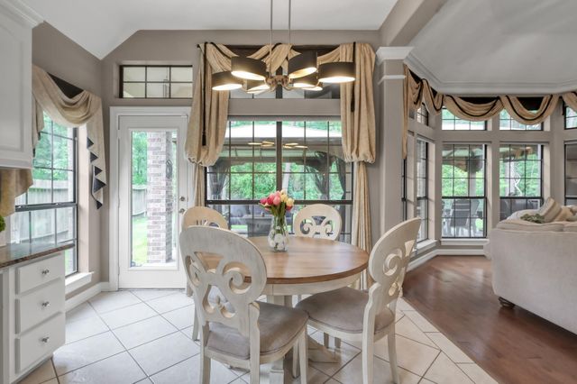 28 Stanford Court, Montgomery, TX 77356