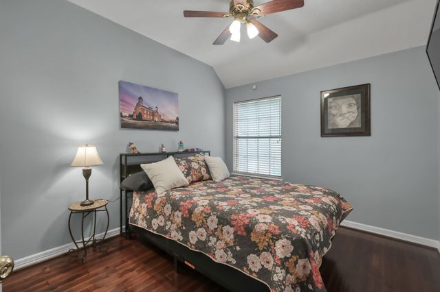28 Stanford Court, Montgomery, TX 77356