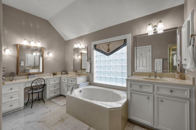 28 Stanford Court, Montgomery, TX 77356