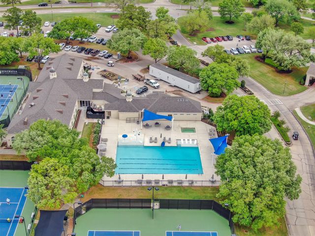 28 Stanford Court, Montgomery, TX 77356