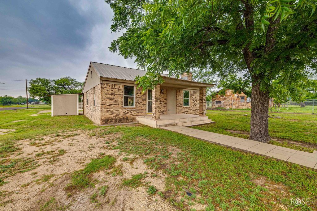 1721 E Harris Avenue, San Angelo, TX 76905