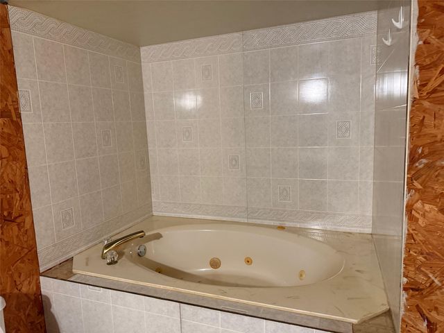 315 Wildwind Street, Gun Barrel City, TX 75156