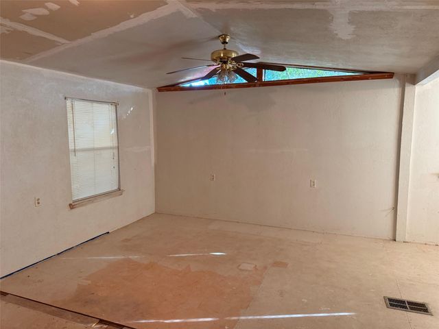 315 Wildwind Street, Gun Barrel City, TX 75156