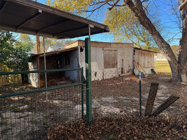 315 Wildwind Street, Gun Barrel City, TX 75156