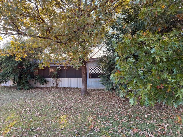 315 Wildwind Street, Gun Barrel City, TX 75156