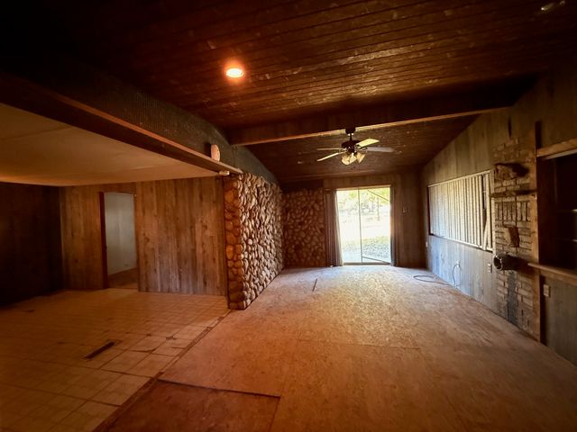 315 Wildwind Street, Gun Barrel City, TX 75156