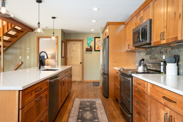 95 Hemlock Drive, Londonderry, VT 05343