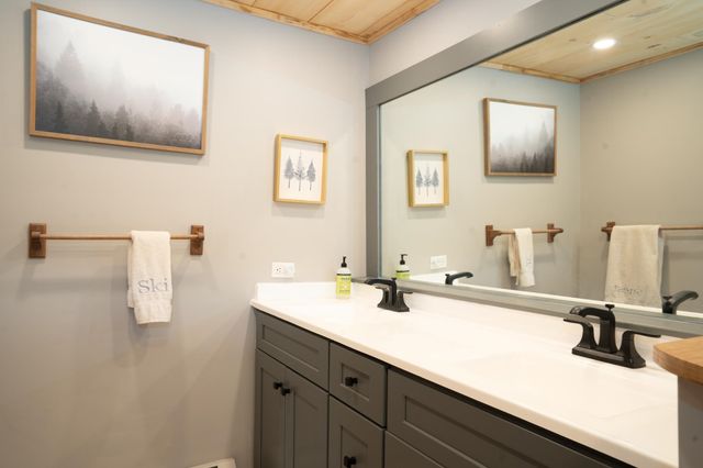 95 Hemlock Drive, Londonderry, VT 05343