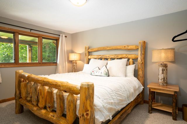 95 Hemlock Drive, Londonderry, VT 05343
