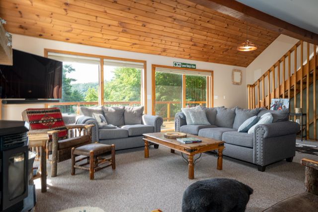 95 Hemlock Drive, Londonderry, VT 05343