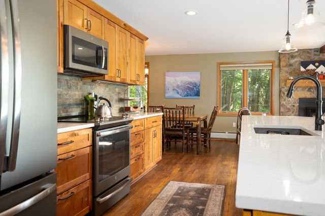 95 Hemlock Drive, Londonderry, VT 05343