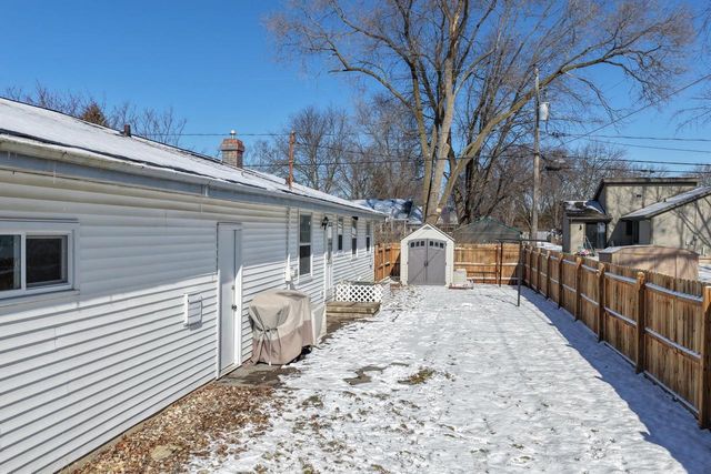 1129 SUBURBAN DRIVE, De Pere, WI 54115