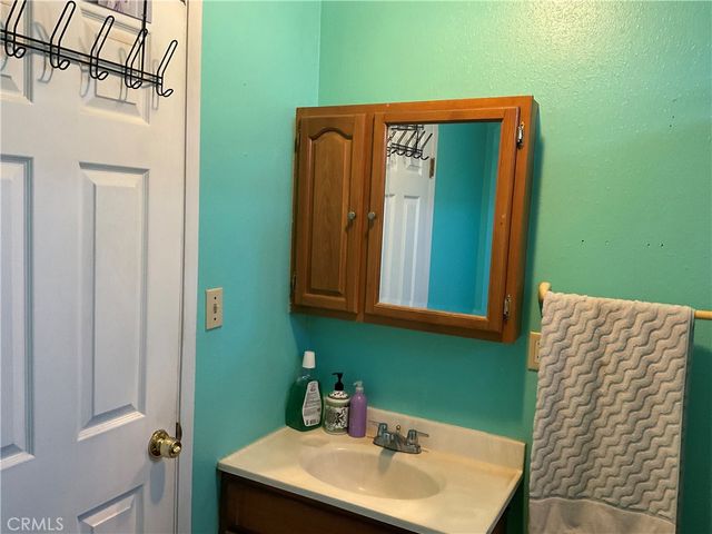 915 R Street, Merced, CA 95341