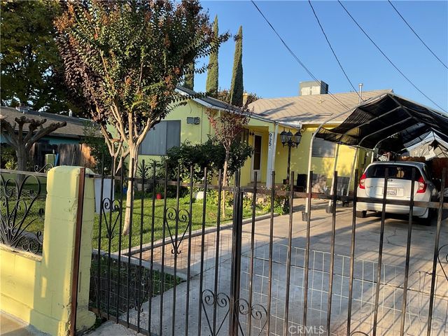 915 R Street, Merced, CA 95341