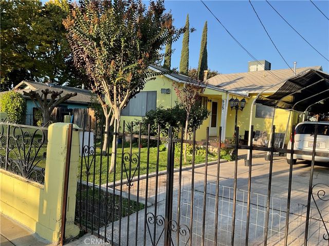 915 R Street, Merced, CA 95341