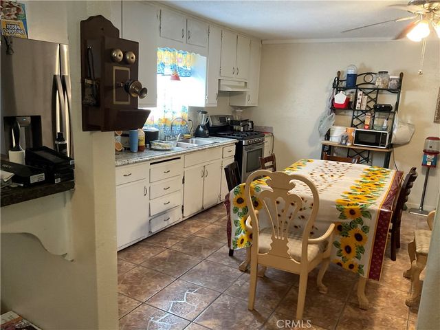 915 R Street, Merced, CA 95341
