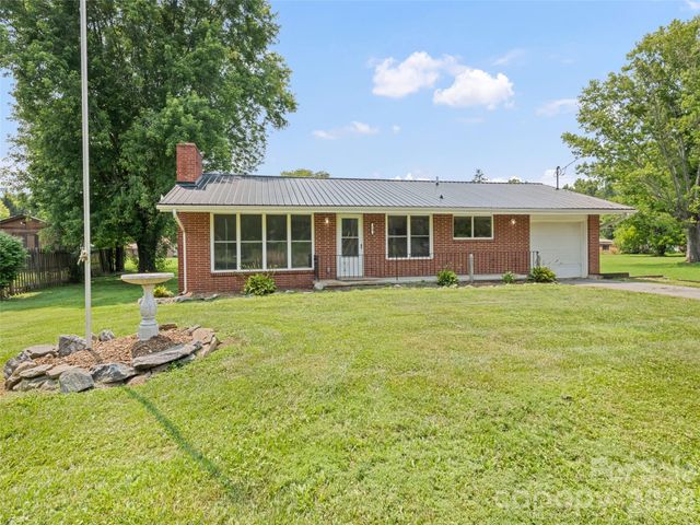 70 Levi Street, Clyde, NC 28721