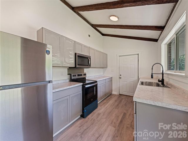 70 Levi Street, Clyde, NC 28721