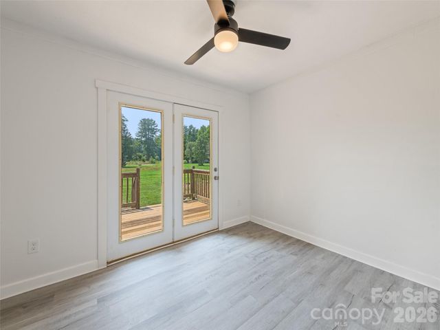 70 Levi Street, Clyde, NC 28721