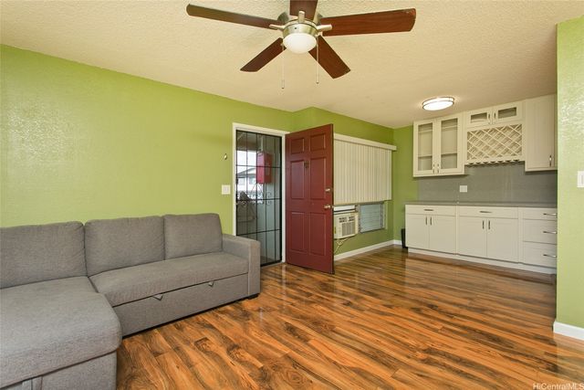 94-1088 Paawalu Street R5, Waipahu, HI 96797