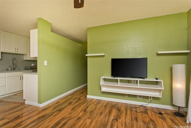 94-1088 Paawalu Street R5, Waipahu, HI 96797