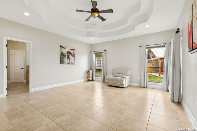 18425 Kinney Rd, Von Ormy, TX 78073