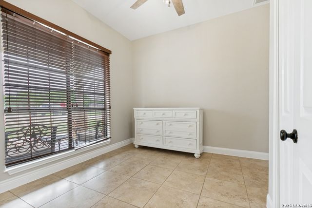 18425 Kinney Rd, Von Ormy, TX 78073