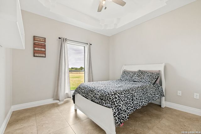 18425 Kinney Rd, Von Ormy, TX 78073