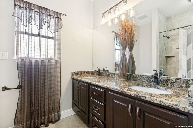 18425 Kinney Rd, Von Ormy, TX 78073