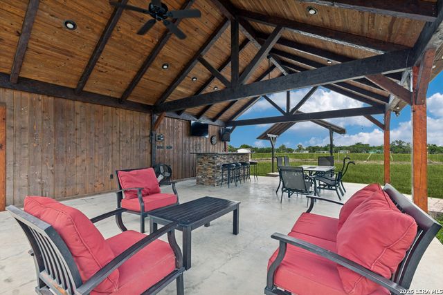 18425 Kinney Rd, Von Ormy, TX 78073