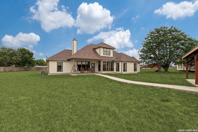 18425 Kinney Rd, Von Ormy, TX 78073