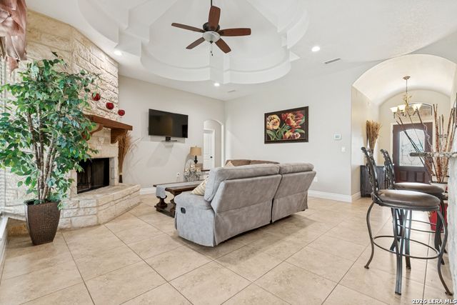 18425 Kinney Rd, Von Ormy, TX 78073