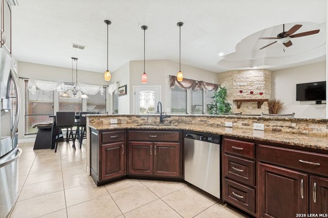 18425 Kinney Rd, Von Ormy, TX 78073