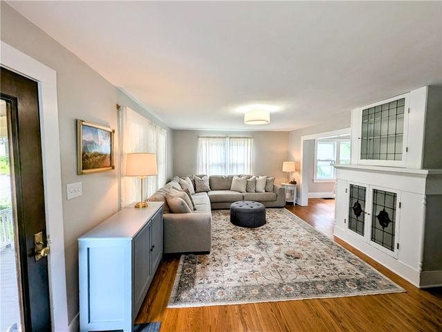 4 East Jefferson Road, Pittsford, NY 14534