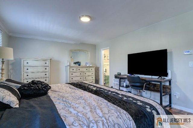 16 Pendleton Place, Old Bridge, NJ 08857