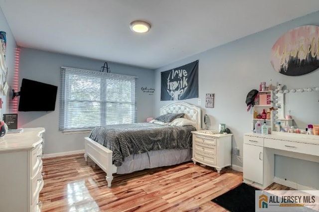 16 Pendleton Place, Old Bridge, NJ 08857