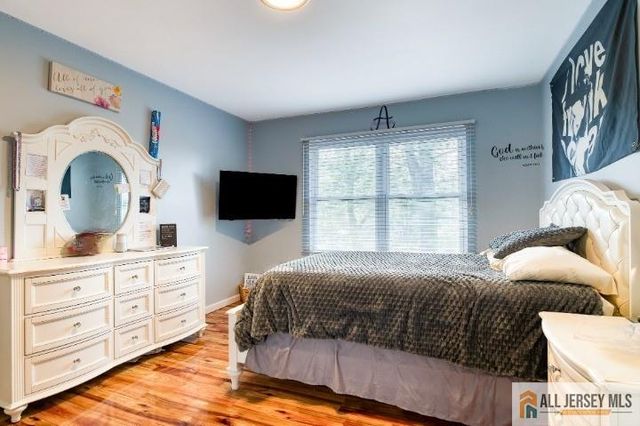 16 Pendleton Place, Old Bridge, NJ 08857