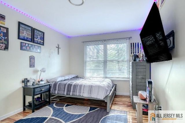 16 Pendleton Place, Old Bridge, NJ 08857