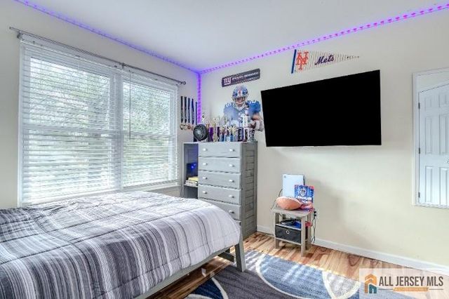 16 Pendleton Place, Old Bridge, NJ 08857