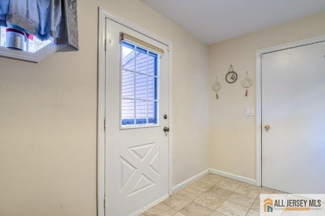 16 Pendleton Place, Old Bridge, NJ 08857