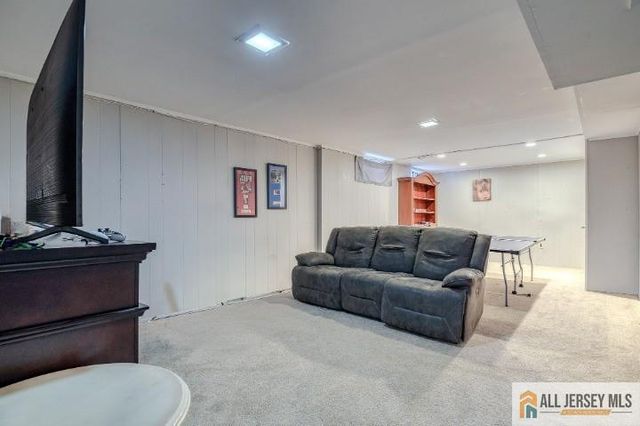 16 Pendleton Place, Old Bridge, NJ 08857