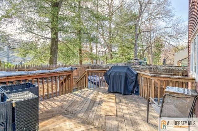 16 Pendleton Place, Old Bridge, NJ 08857
